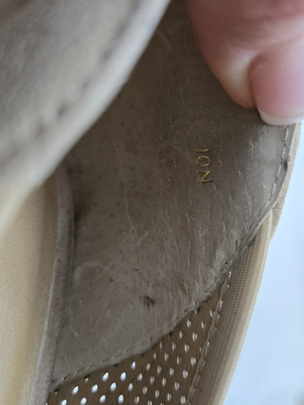 VANELi Women's Perforated Suede Pumps Beige Taupe Pointed Toe Heels Size 10